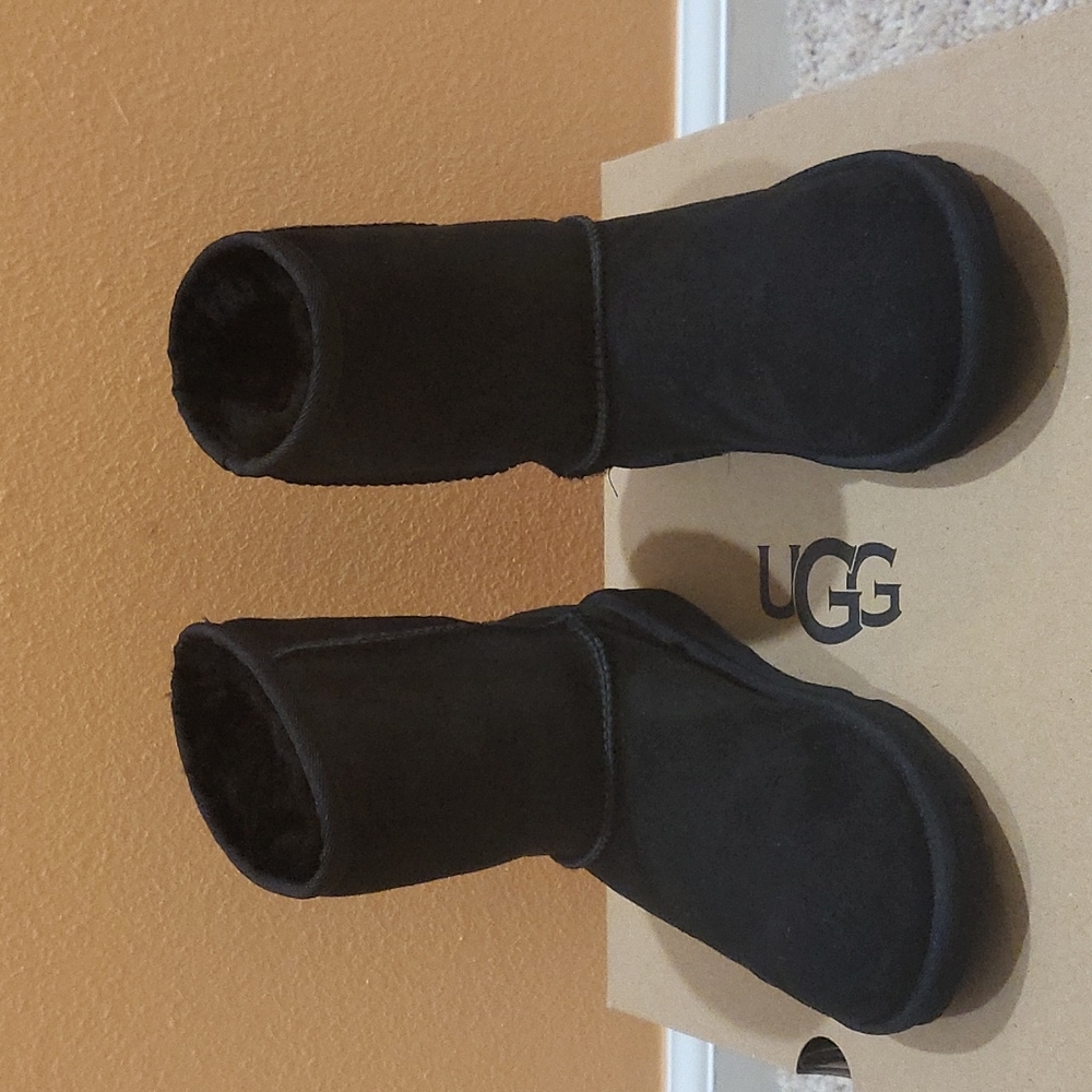 Kids Ugg classic short ll